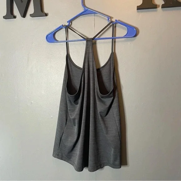 Under armour racerback tank top heather gray size medium - Picture 6 of 7